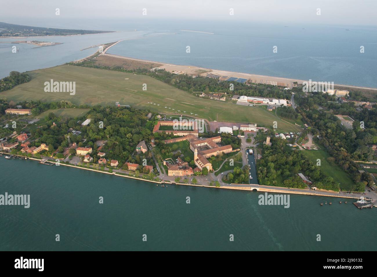 Lido di Venezia (Lido di Venezia)/ Luftaufnahmen. Drohnenansichten. DJI Air 2S/ Stockfoto