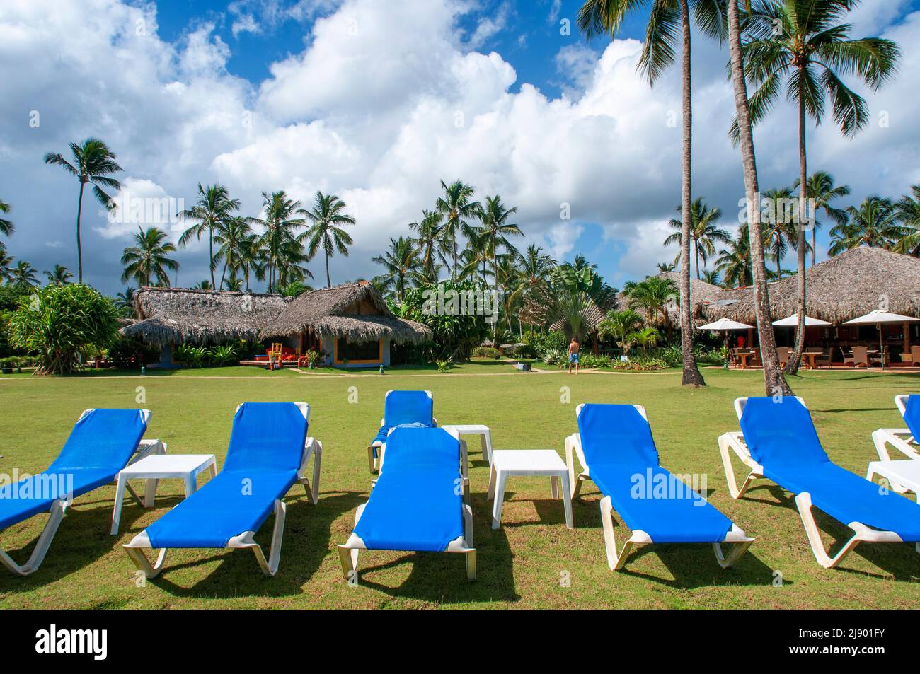 Strand vor der Beluga Beach Club Bar am Playa Bonita Strand auf der Halbinsel Samana in der Dominikanischen Republik in der Nähe der Stadt Las Terrenas. Playa Bonita, ein Stockfoto