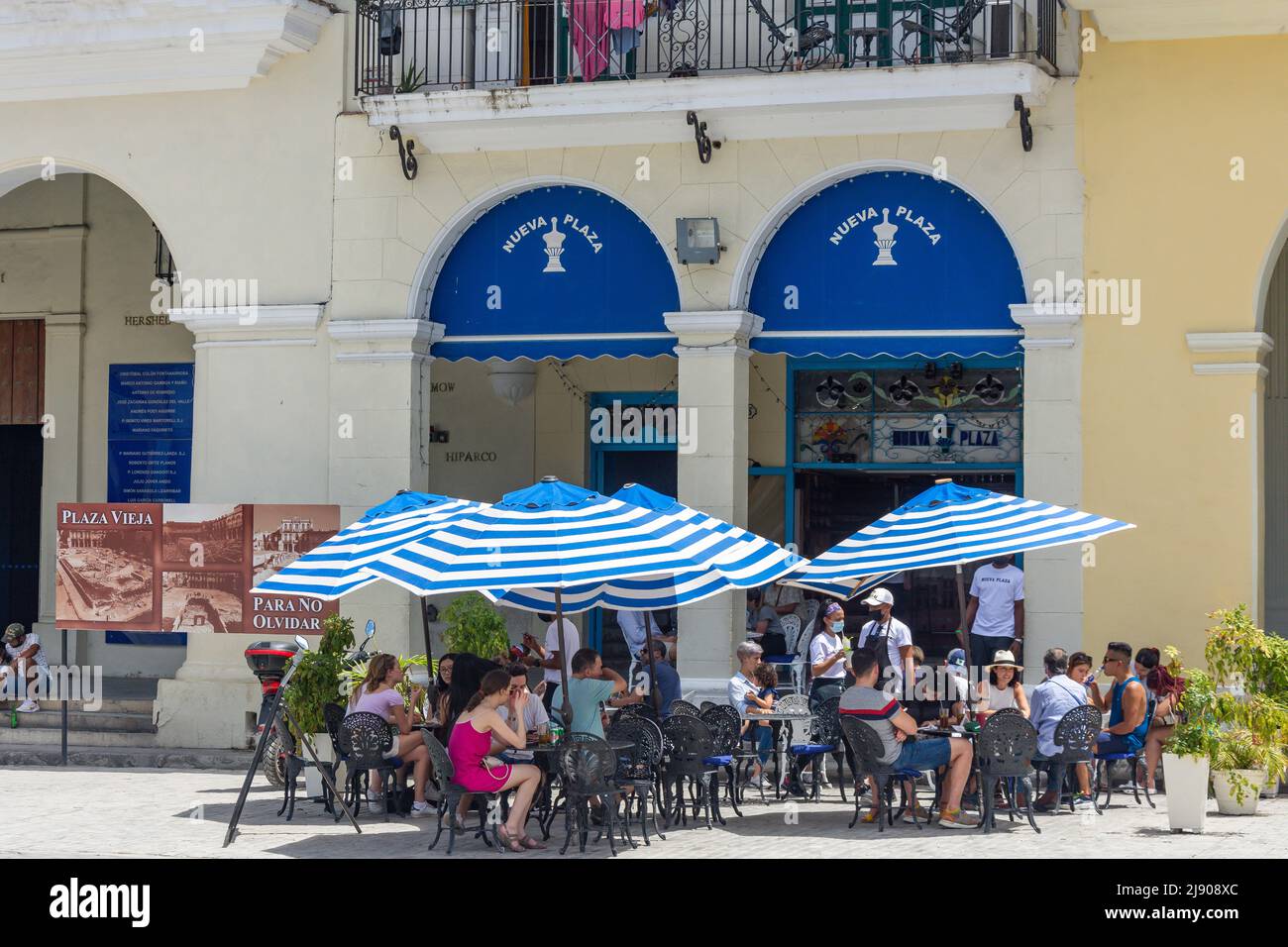 Nueva Plaza Restaurant, Plaza Vieja, Alt-Havanna, Havanna, La Habana, Republik Kuba Stockfoto