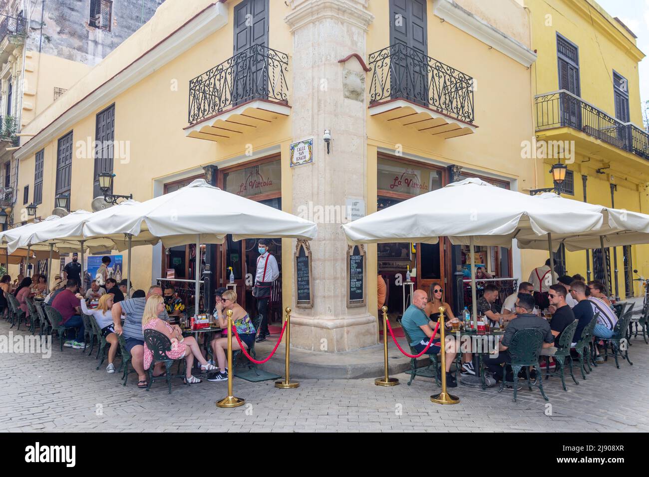 La Vitrola Restaurant, Calle San Ignacio, Old Havana, Havana, La Habana, Republik Kuba Stockfoto