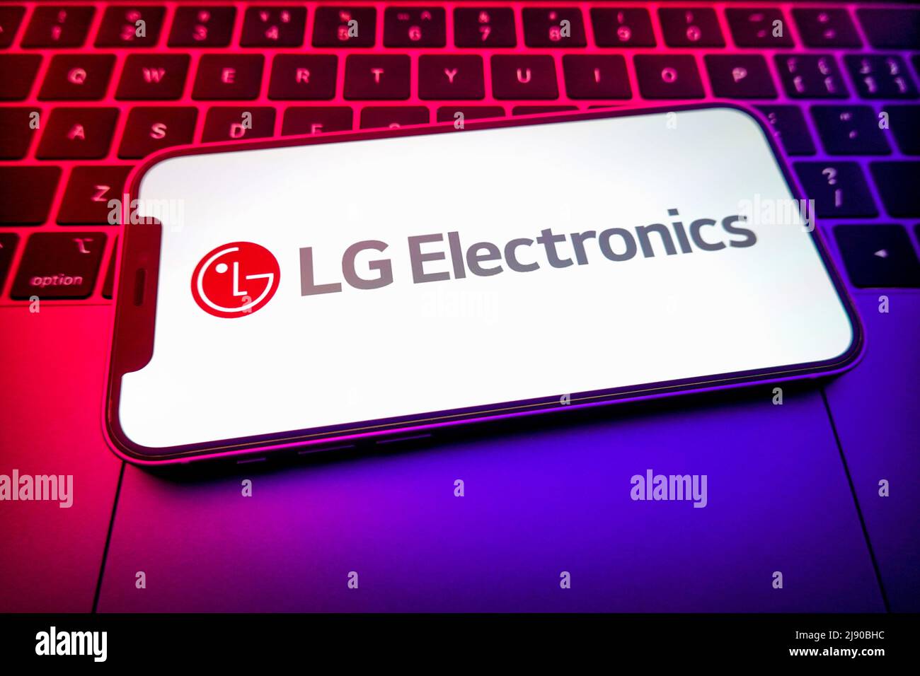China. 19.. Mai 2022. In dieser Abbildung wird ein Logo von LG Electronics auf dem Bildschirm eines Smartphones angezeigt. Kredit: SOPA Images Limited/Alamy Live Nachrichten Stockfoto