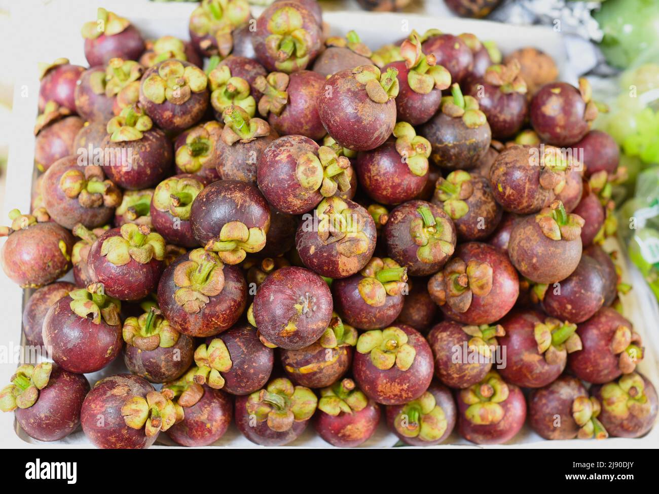 Viele Mangostan Früchte auf dem Vinh hai Markt von Nha Trang Vietnam Stockfoto