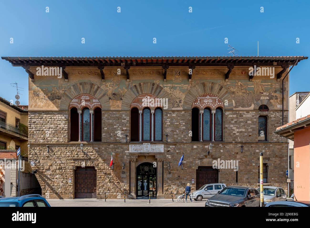 Das alte Gebäude der öffentlichen Assistenz L'Avvenire im historischen Zentrum von Prato, Italien Stockfoto