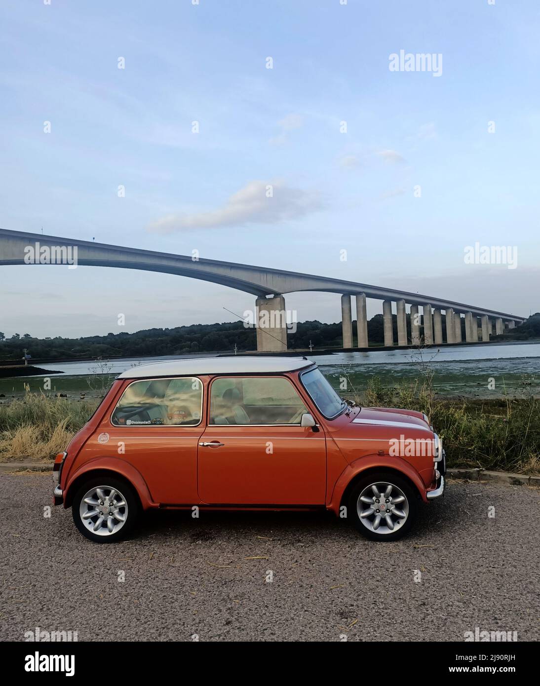 Volcano Orange Rover Mini Cooper Stockfoto