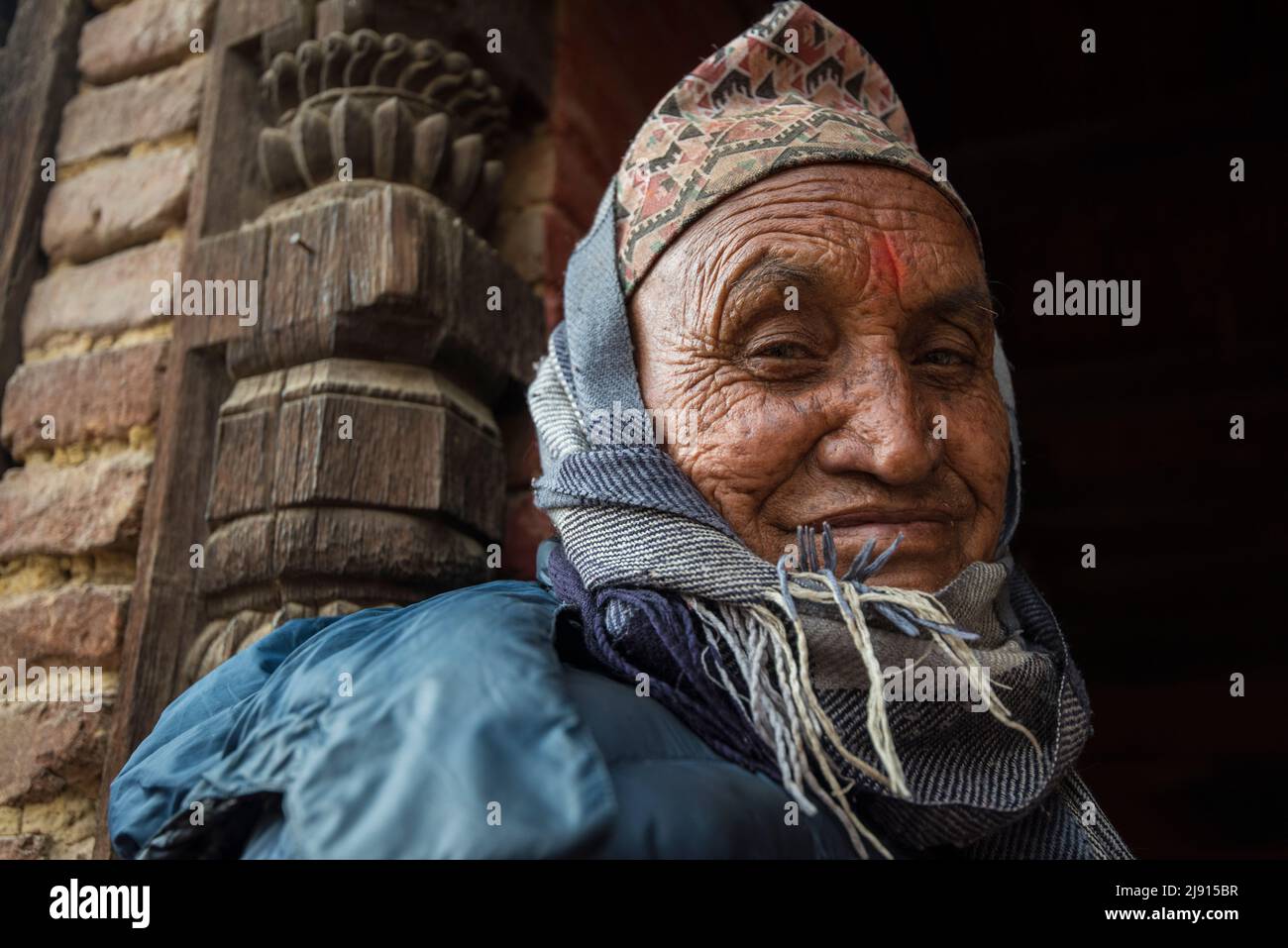 Kathmandu, Nepal – April 20,2019: Porträt älterer Nepalesen auf dem Patan Durbar Square. Stockfoto