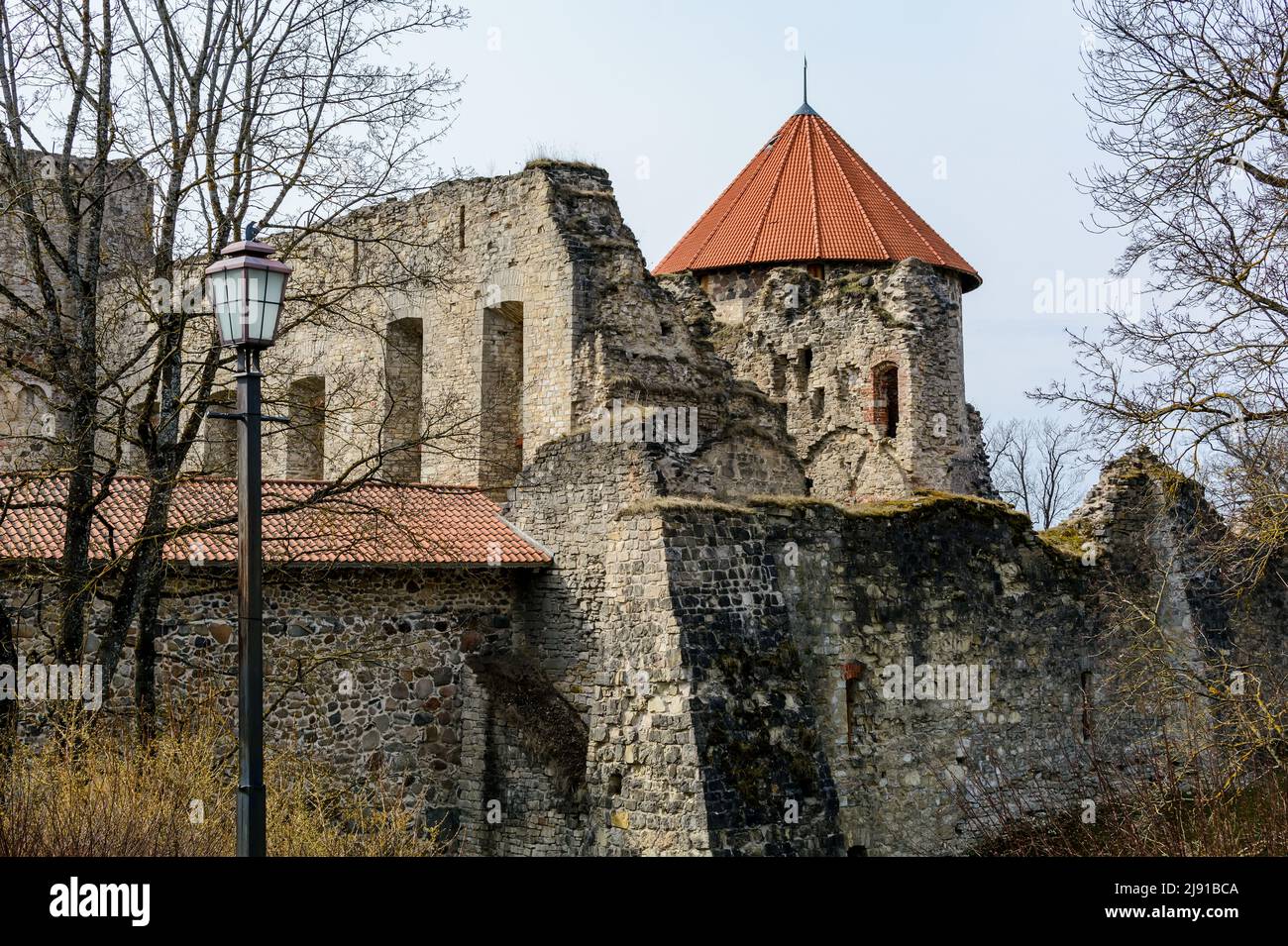 Ruinen der mittelalterlichen Burg in Cesis, Lettland Stockfoto