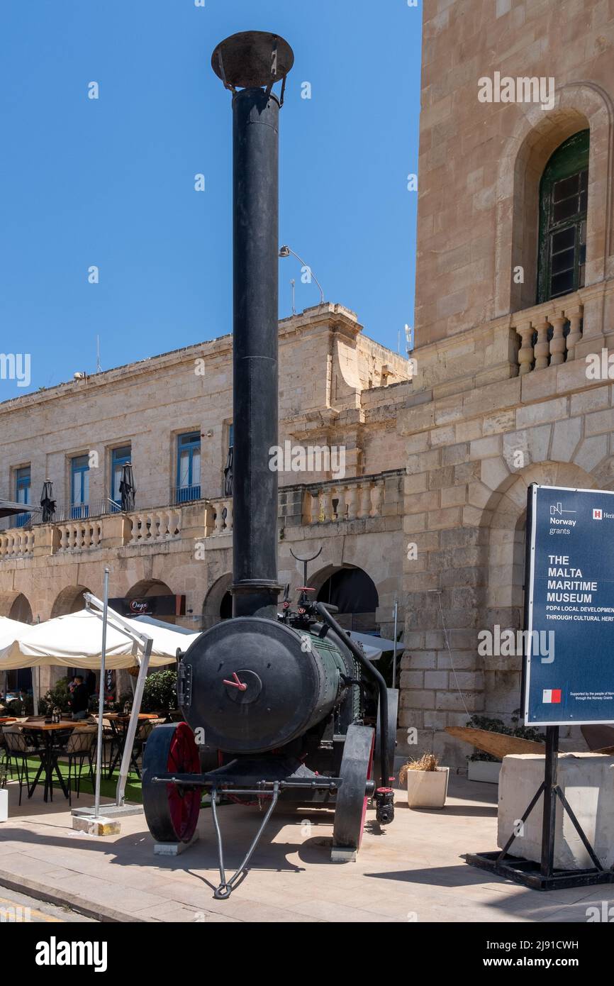 Dampflokomotive vor dem Maritime Museum, Vittoriosa (Birgu), den drei Städten, Malta Stockfoto