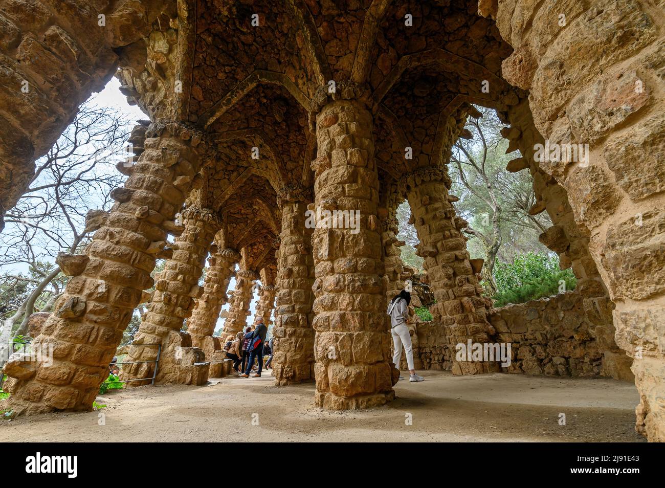 Haus von antoni gaudi im parc guell in barcelona -Fotos und ...