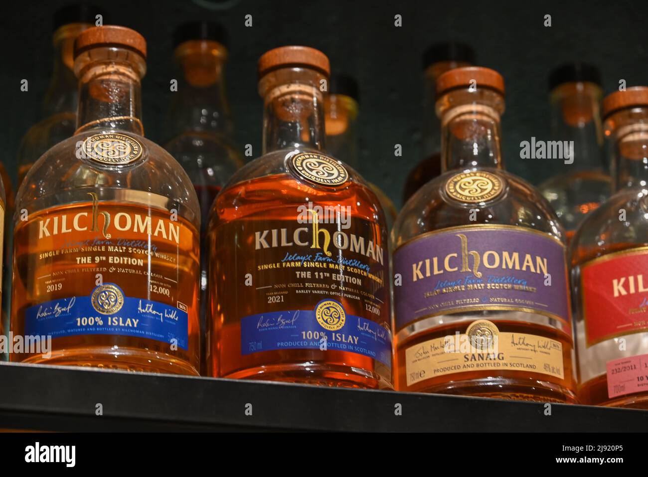 Whiskey-Auswahl auf dem Display Stockfoto