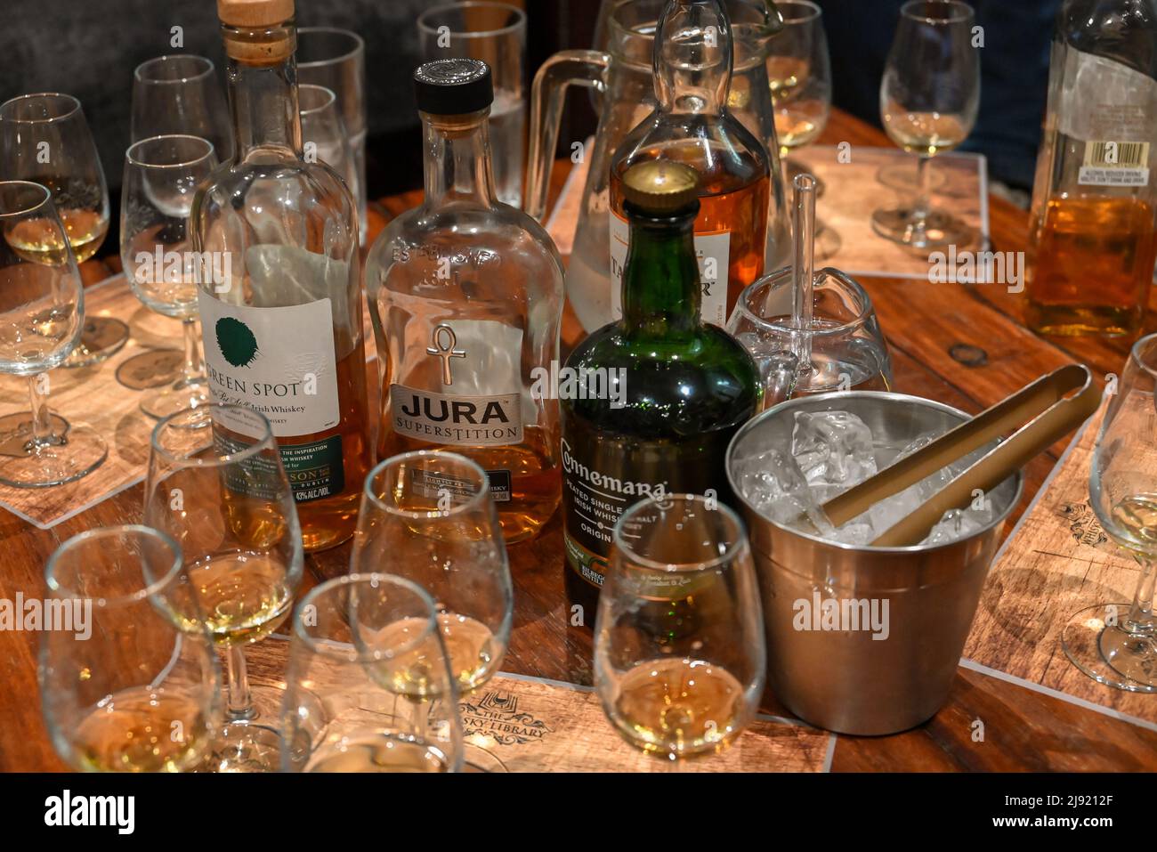 Whiskey Verkostung Stockfoto