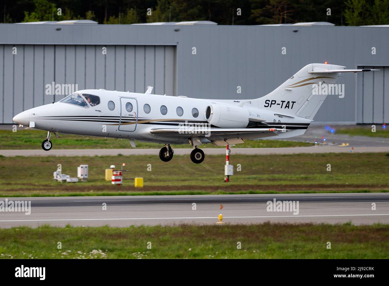 Danzig, Polen. 19.. Mai 2022. Ein Smart Jet - Hawker Beechcraft 400 XP Flugzeug gesehen am Flughafen Lech Walesa in Danzig. (Foto von Mateusz Slodkowski/SOPA Images/Sipa USA) Quelle: SIPA USA/Alamy Live News Stockfoto