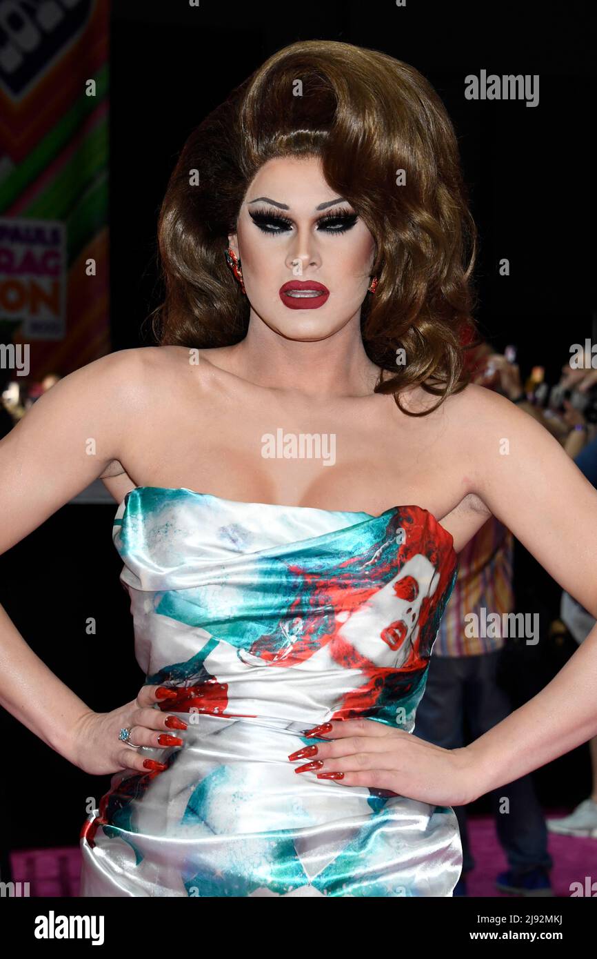 Scarlett Envy nimmt am Queens Walk an der Rupaul DragCon 2022, Tag 1, Teil, die am Freitag, den 13. Mai 2022, im LA Convention Center in Los Angeles, Kalifornien, stattfindet. Foto von Jennifer Graylock-Graylock.com 917-519-7666 Stockfoto