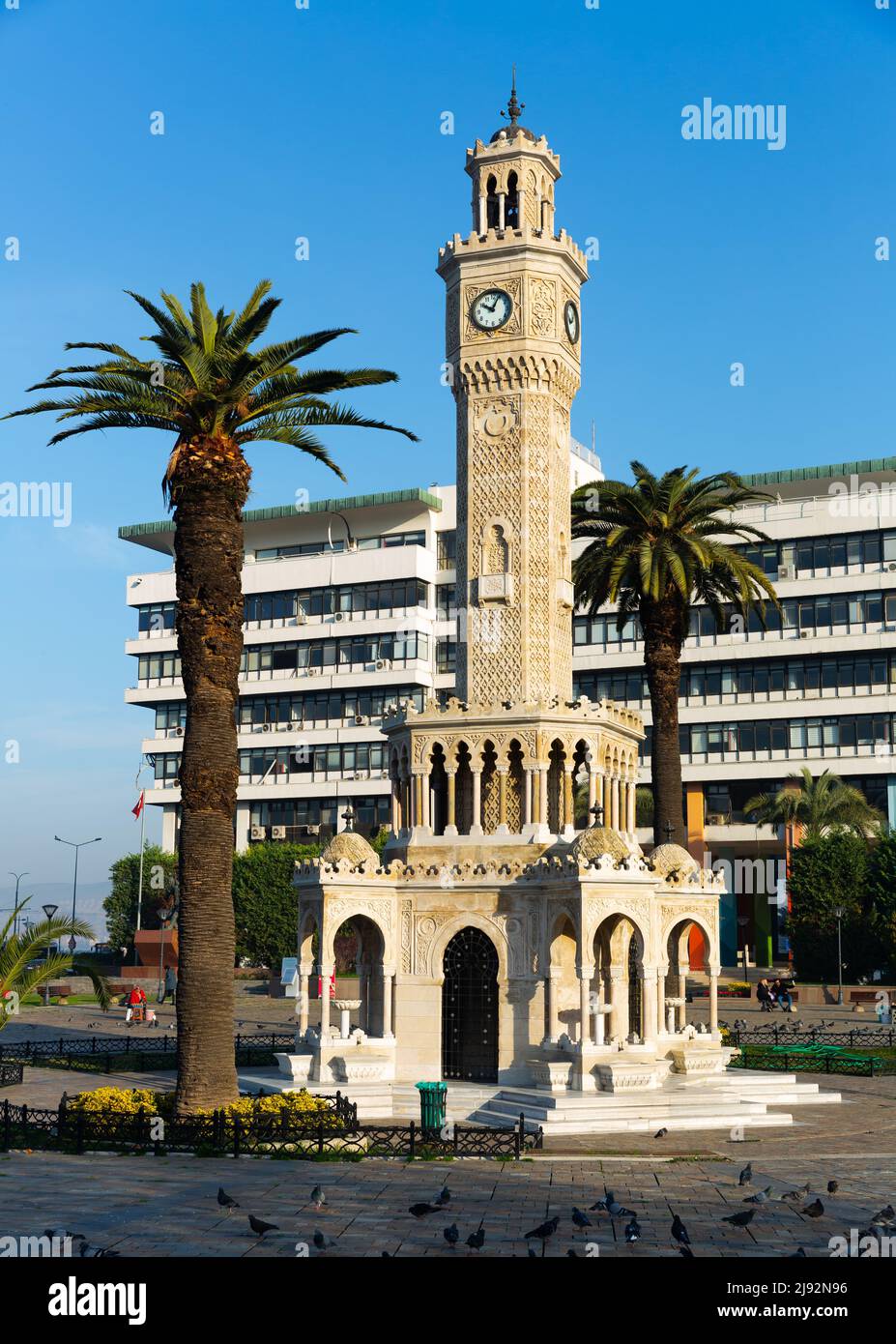 Architektonisches Detail der Saat Kulesi am Konak Meydani. Türkei Stockfoto