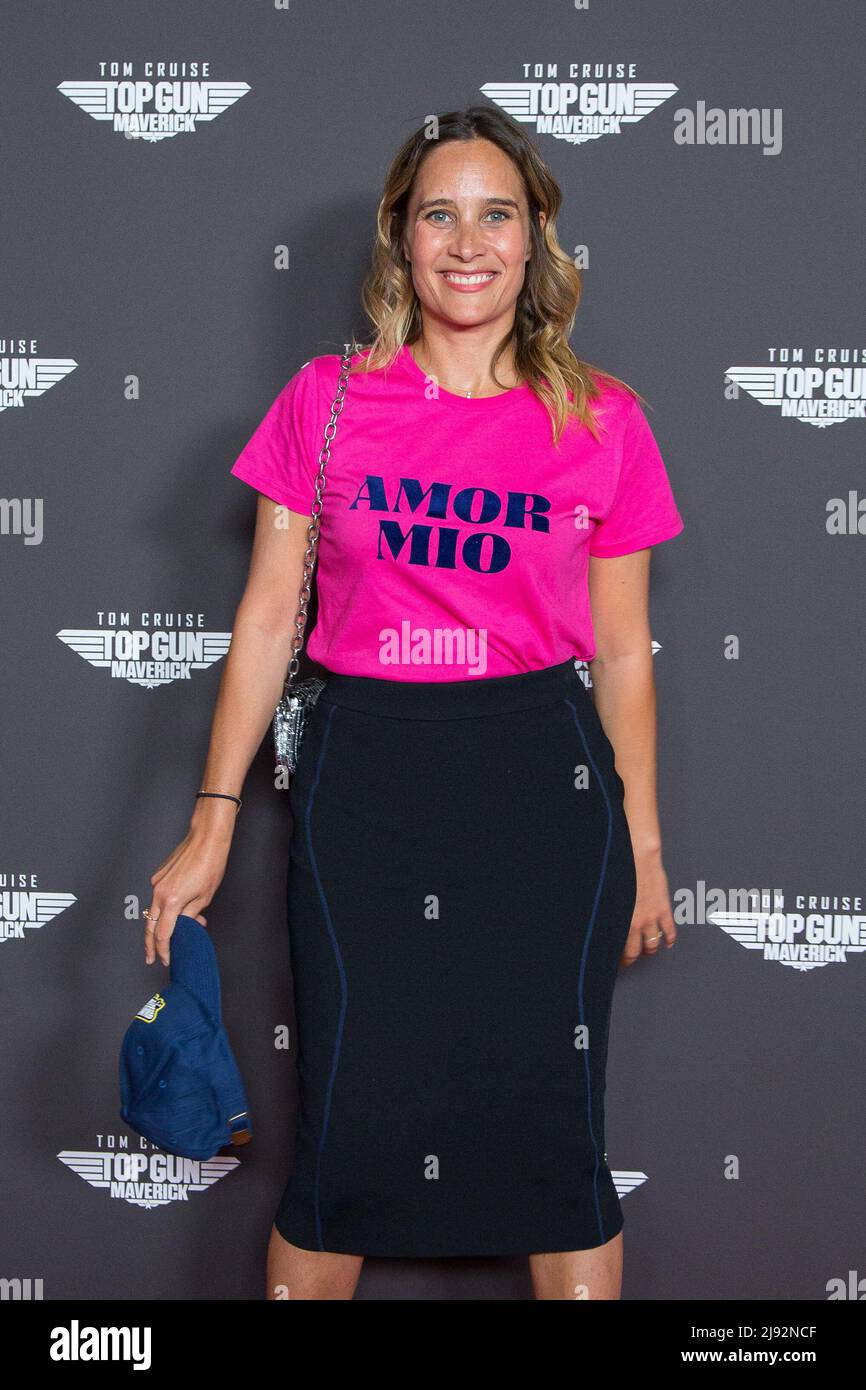 Julie de Bona nimmt am 19. Mai 2022 an der Pariser Filmpremiere „Top