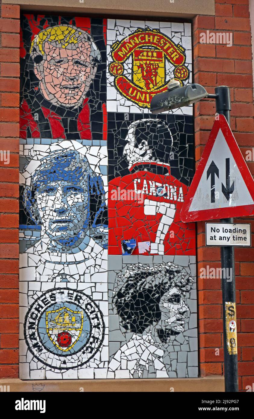 Football MUFC, MCFC, Cantona, Francis Lee, Mark Kennedy Mosaiken berühmter Mancunians im Afflecks Palace, Church St, Manchester, England, Großbritannien, M4 1PW Stockfoto