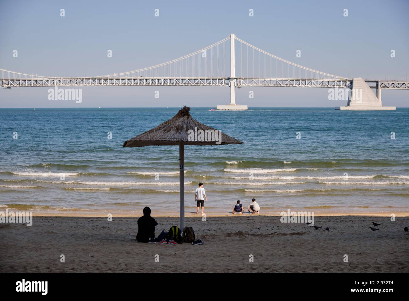 Gwangalli Beach und Diamond Bridge in Busan Südkorea am 4. Mai 2022 Stockfoto