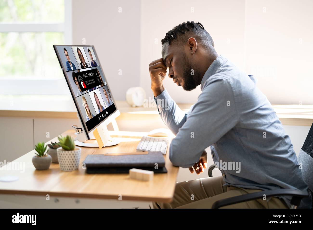 Videokonferenz Langsame Internetverbindung. Schlechtes Signalproblem Stockfoto