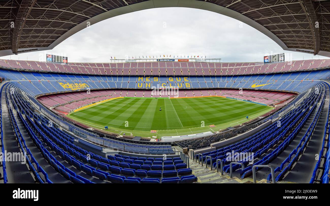 Camp Nou Stadium, das Stadion des FC Barcelona, von der Tribüne aus gesehen (Barcelona, Katalonien, Spanien) ESP: Estadio del Camp Nou, el campo de FC Barcelona Stockfoto