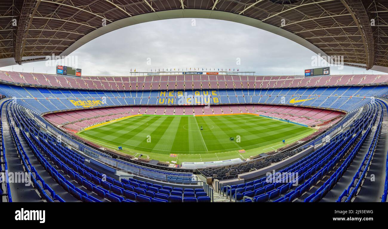 Camp Nou Stadium, das Stadion des FC Barcelona, von der Tribüne aus gesehen (Barcelona, Katalonien, Spanien) ESP: Estadio del Camp Nou, el campo de FC Barcelona Stockfoto