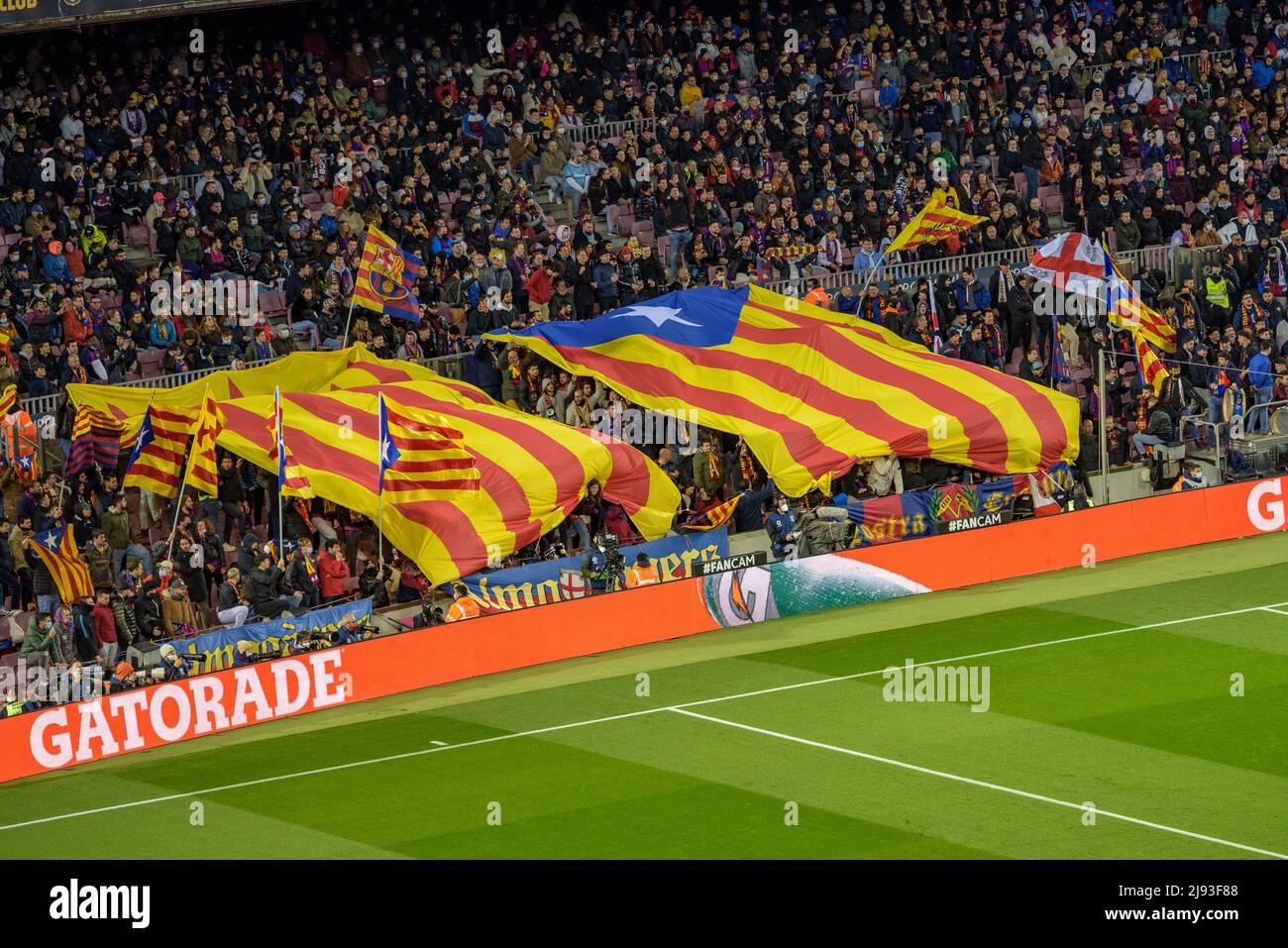 FC Barcelona Fans am Spieltag der Spanischen Liga 2022 zwischen Barça und Sevilla im Camp Nou (Barcelona, Katalonien, Spanien) Stockfoto