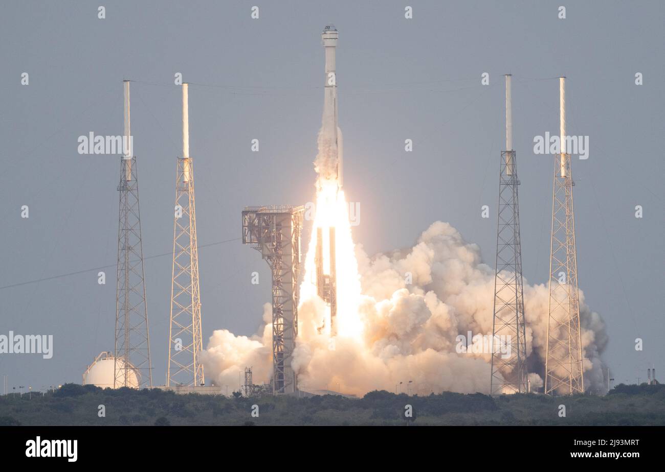 Cape Canaveral, Vereinigte Staaten von Amerika. 19. Mai 2022. Die United Launch Alliance ATLAS V-Rakete mit der Boeing CST-100 Starliner-Sonde startet vom Space Launch Complex 41, 19. Mai 2022 in Cape Canaveral, Florida. Der erfolgreiche Orbital Flight Test-2 ist der zweite ungebemundete Flugtest und wird an die Internationale Raumstation andocken. Quelle: Joel Kowsky/NASA/Alamy Live News Stockfoto