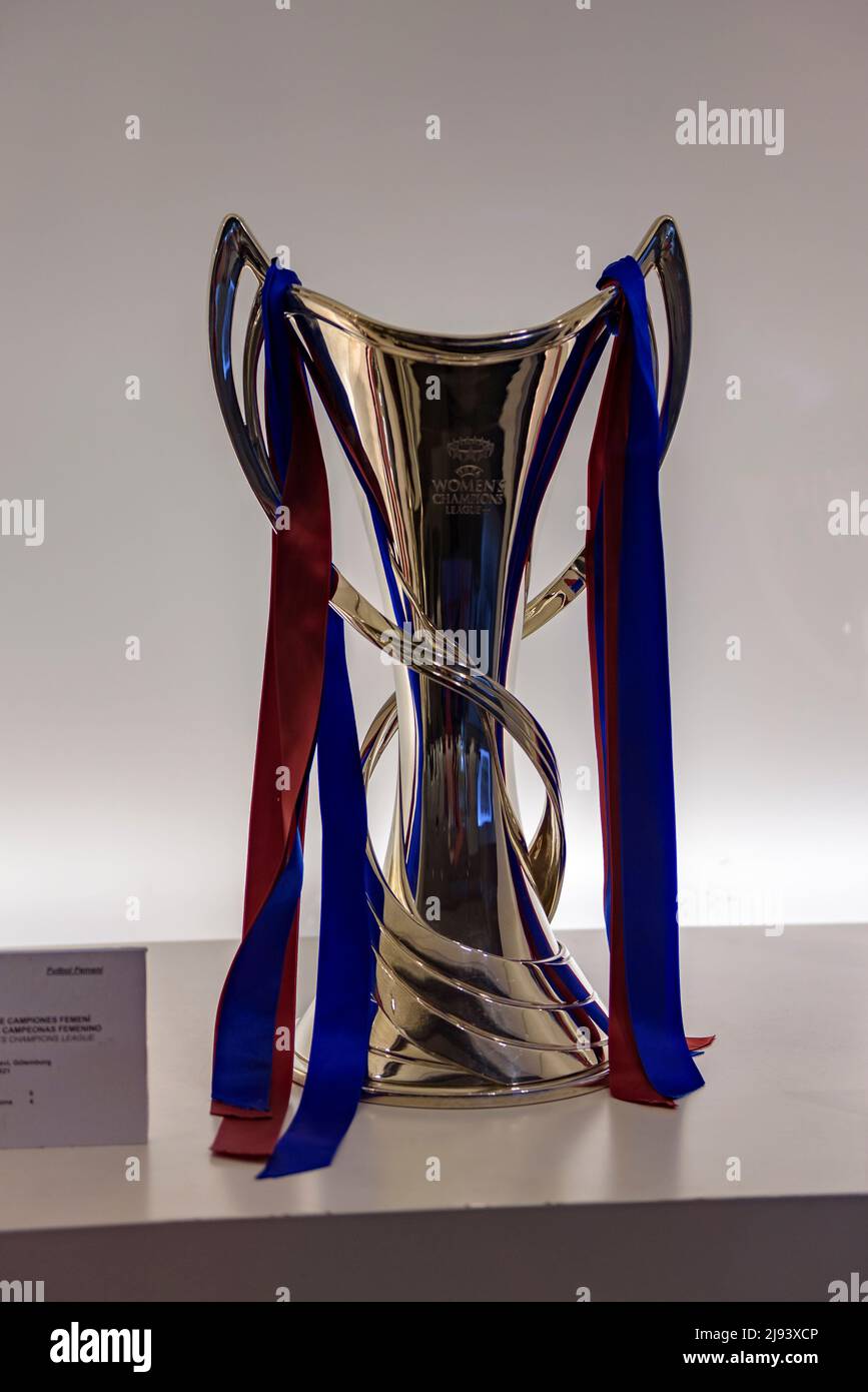 2021 Trophäen des FC Barcelona der Frauen im Barça Museum im Stadion Camp Nou. Champions Cup (Barcelona, Katalonien, Spanien) Stockfoto
