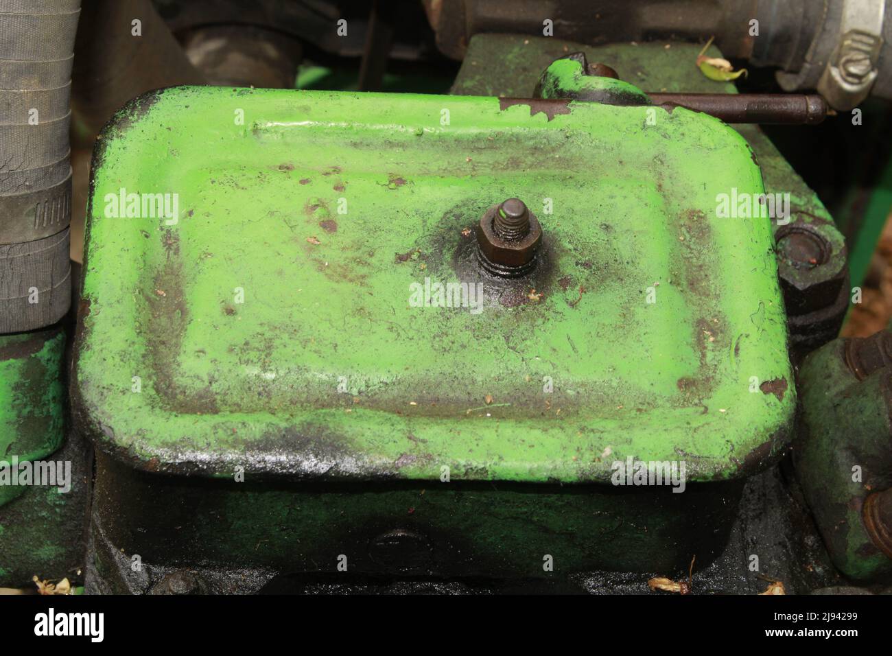 Großer, grüner Stromgenerator. Elektrischer Generator. Dieselgenerator. Stockfoto