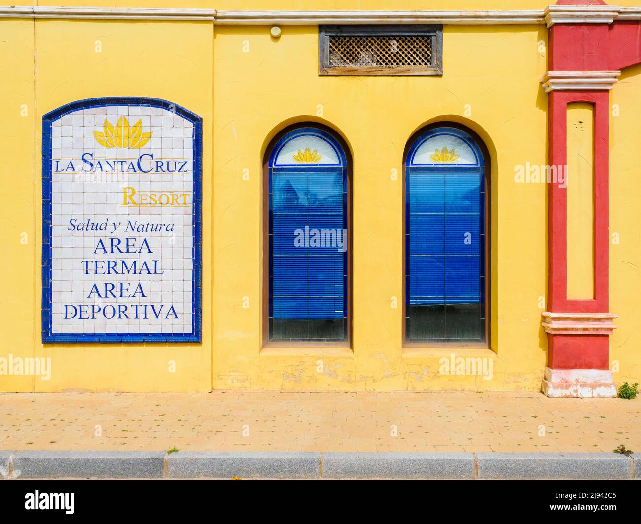 Das verlassene La Santa Cruz Resort & Spa Gebäude in Almunecar - Granada, Spanien Stockfoto