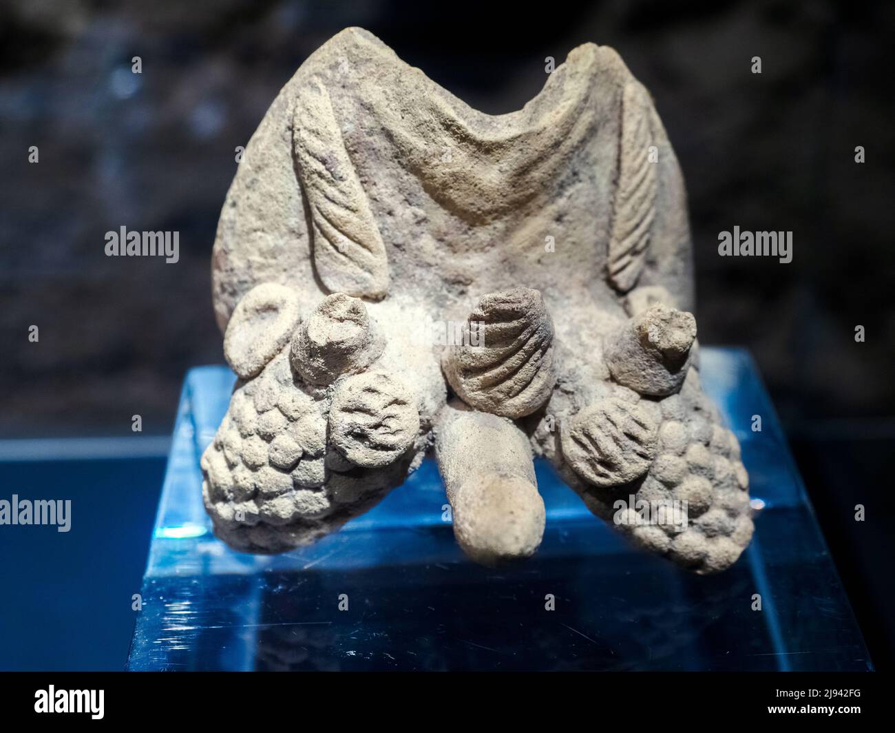 Phallische Darstellung des Gottes der Gärten und der männlichen Reproduktion. Sohn von Bacchus und Venus. Ende des 1s. Jahrhunderts/ Anfang des 2.. Jahrhunderts Anzeige aus dem römischen Tempel neben dem Park El Majuelo - Archäologisches Museum Cueva de Siete Palacios, Almunecar, Spanien Stockfoto