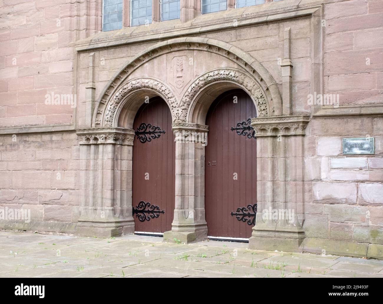 Die gewölbte Tür des Kirchturms Dundee Stockfoto