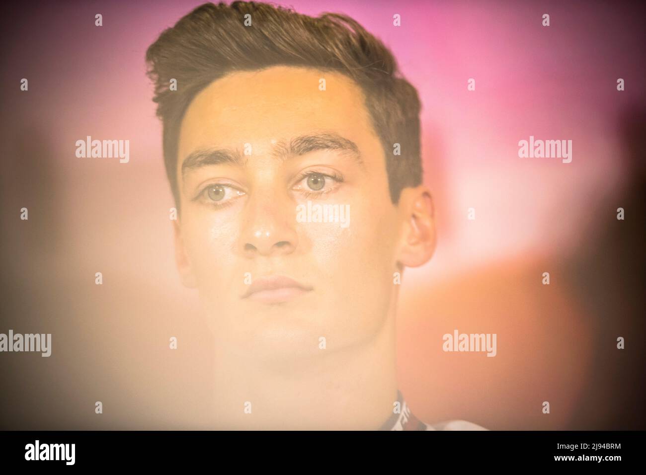 Barcelona, Spanien. , . GEORGE RUSSEL (GBR) vom Team Mercedes nimmt vor dem ersten Training des spanischen GP auf dem Circuit de Catalunya an der Presse Teil.Quelle: Matthias Oesterle/Alamy Live News Stockfoto