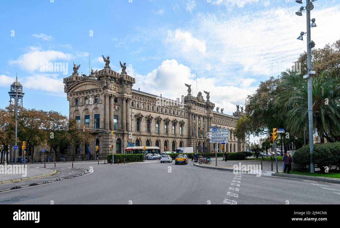 Barcelona, Spanien. Blick auf die Agencia Estatal d'Administracio Tributaria Barcelona (Spanische Steuerbehörde) in der Nähe von Port Vell. Stockfoto