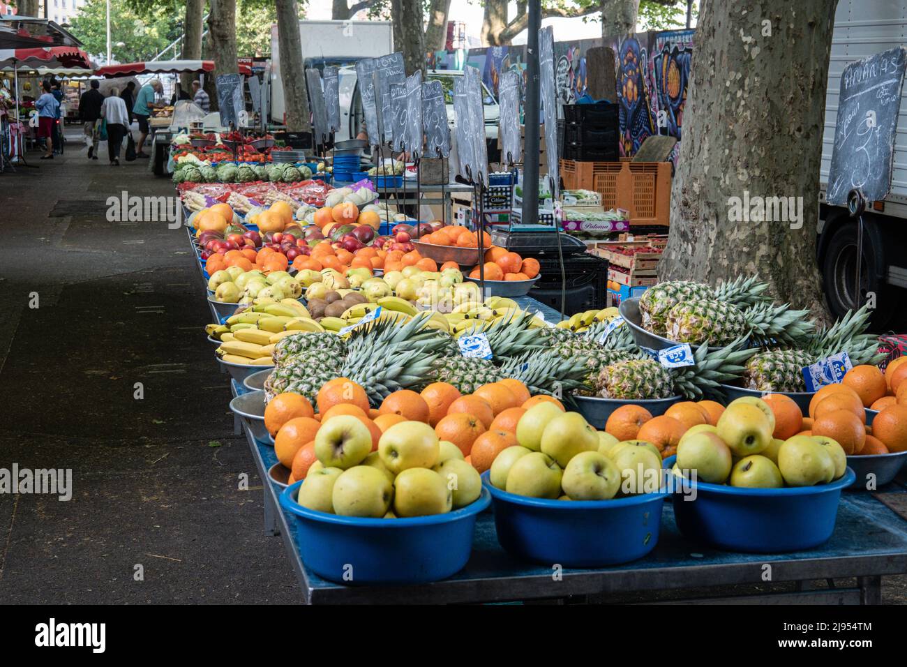 Lyon (Frankreich), 13. Mai 2022. Obst- und Gemüsemarkt am Quai Saint-Antoine. Stockfoto