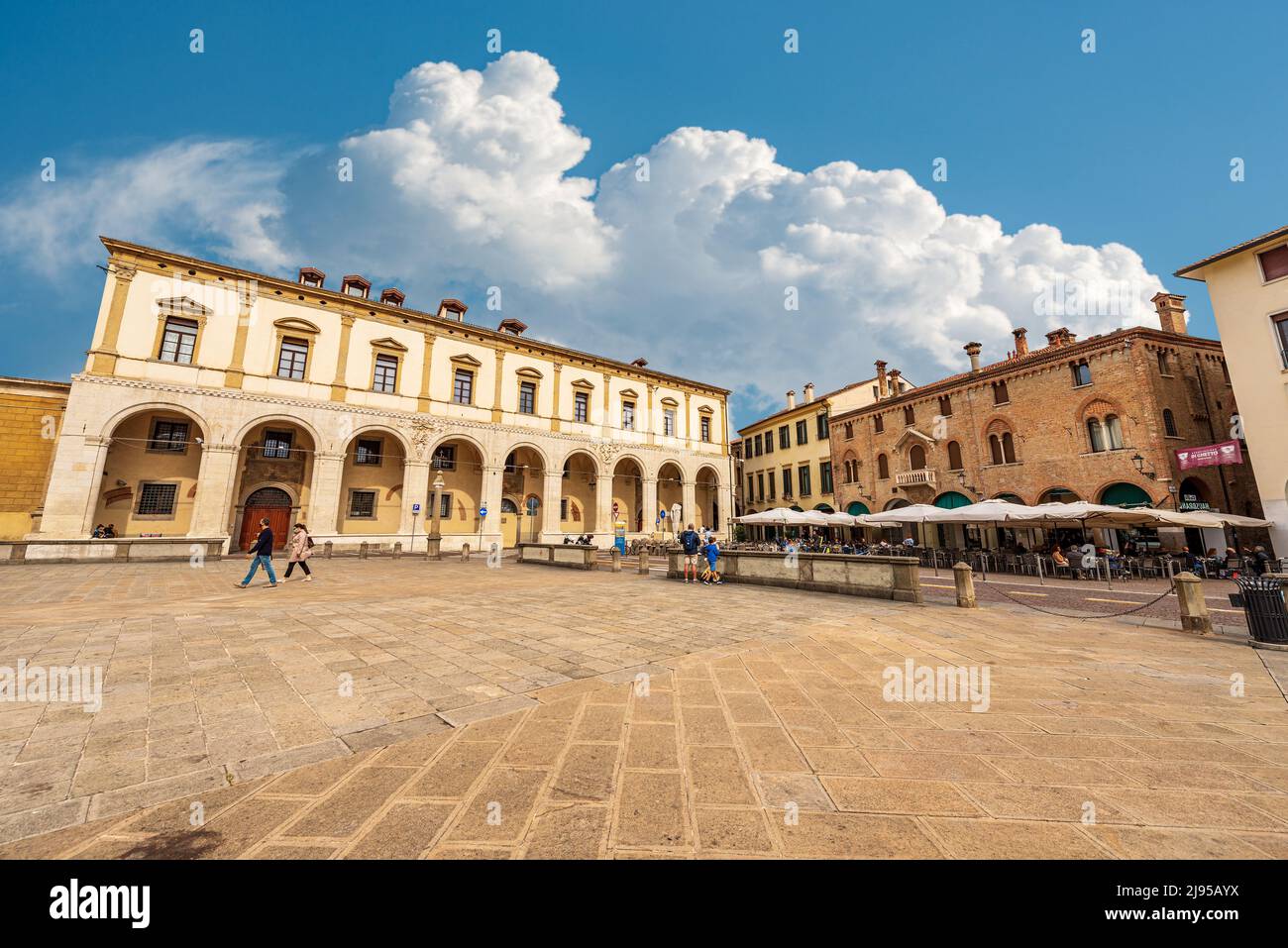 Padua, mittelalterliche Paläste (Palazzo del Monte di Pieta Nuovo und Palazzo Bonafari) XIII-XIV Jahrhundert, Domplatz, Venetien, Italien, Europa. Stockfoto