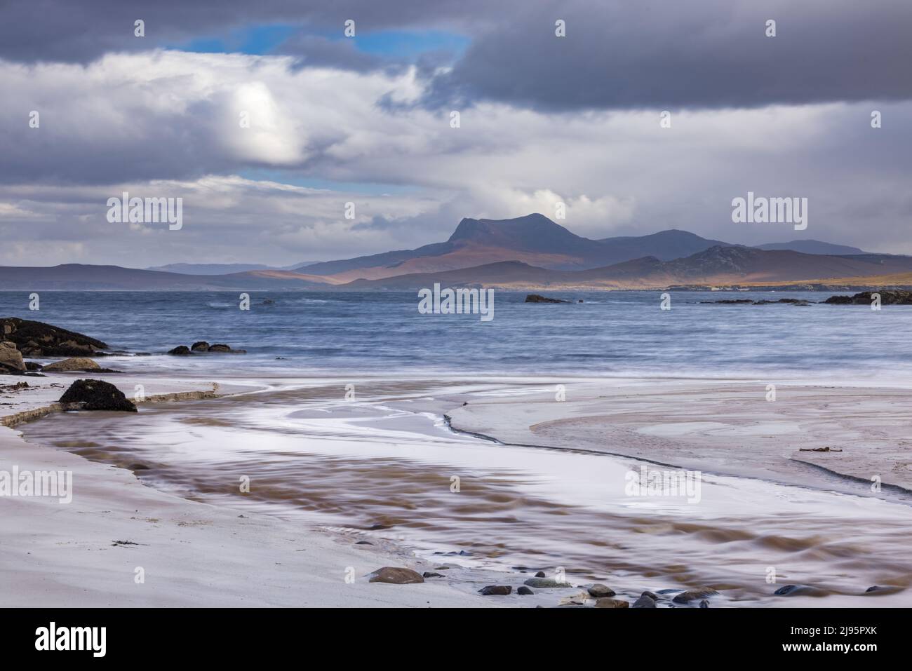 Beinn Grobhlach vom Strand in Mellon Udrigle, Wester Ross, Schottland, Großbritannien Stockfoto