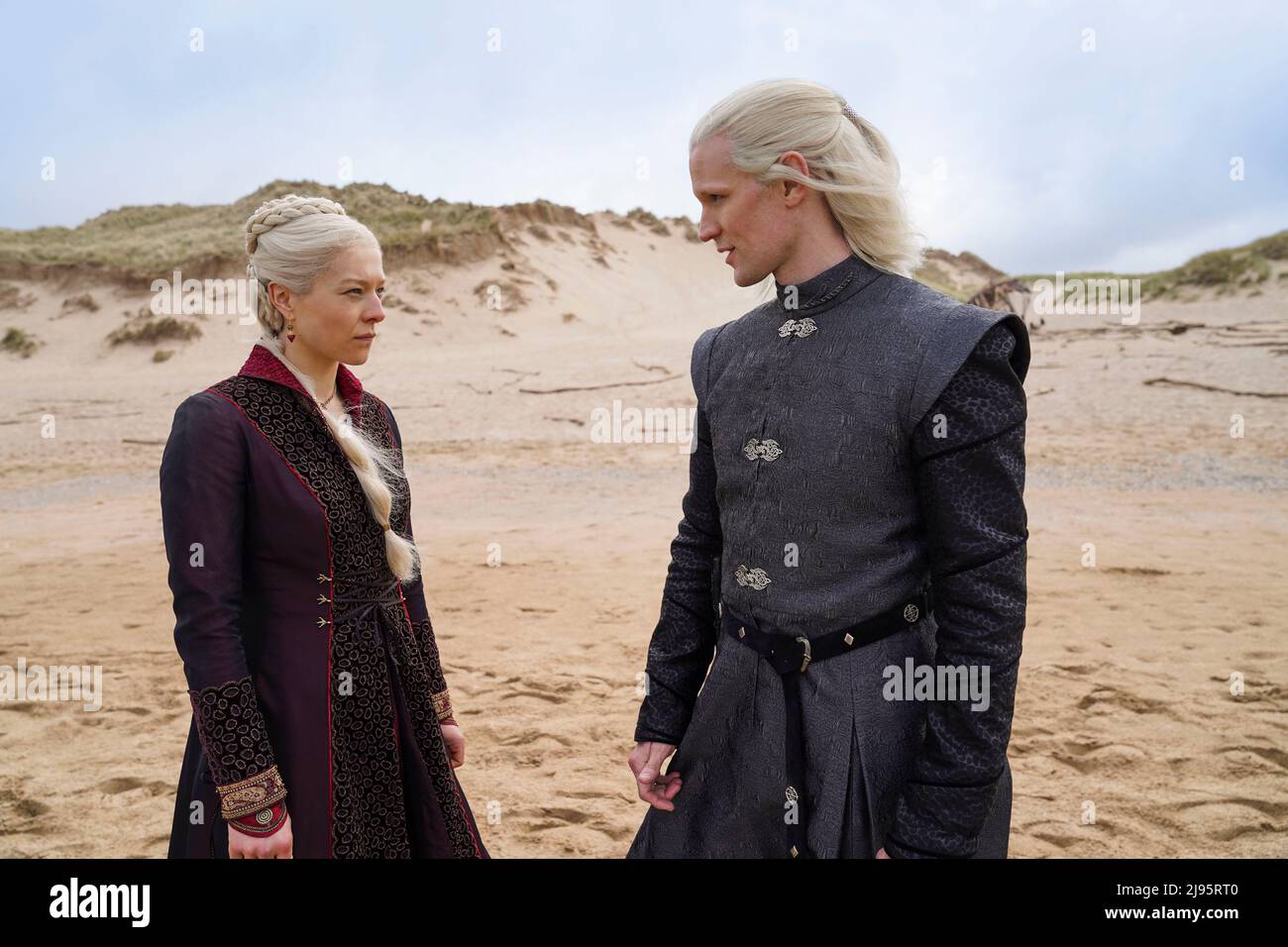House of the Dragon (Fernsehserie) mit Emma D'Arcy als Prinzessin Rhaenyra Targaryen und Matt Smith als Prinz-Dämon Targaryen Stockfoto