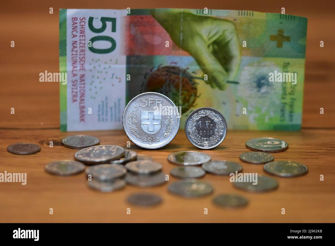 schweizer Geld Franken Münzen und Banknoten Stockfoto