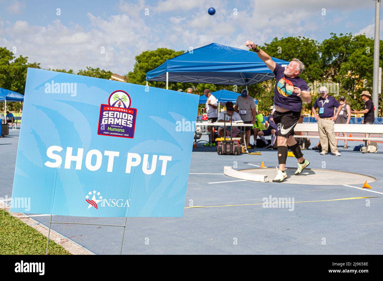 Fort Ft. Lauderdale Florida, Ansin Sports Complex Track & Field National Senior Games, signshot Put Konkurrent Mann männlich Stockfoto