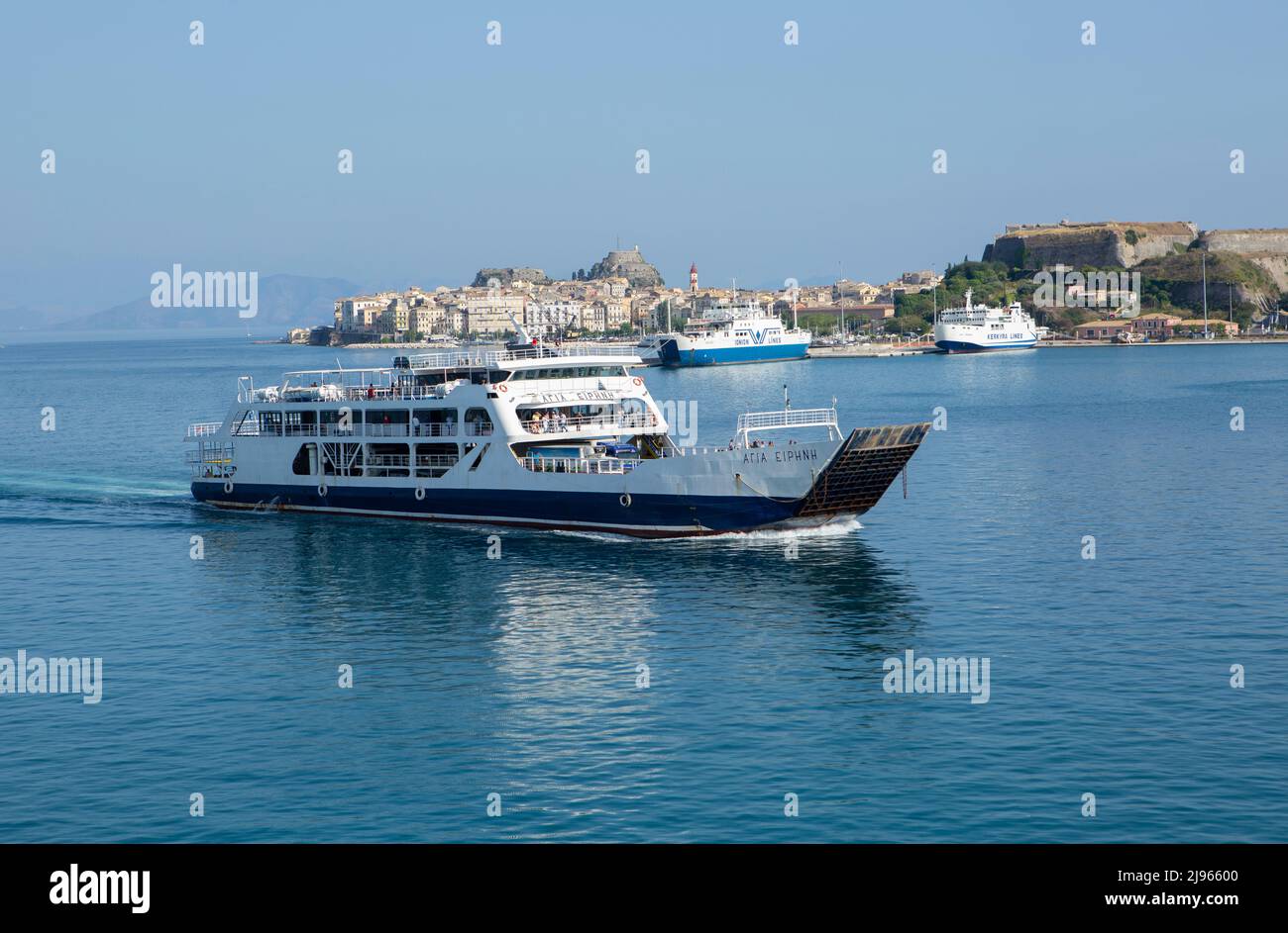 Korfu-Griechenland, September 15 2015 Wassertaxi-Boot, das Passagiere vom Kreuzschiff in die Altstadt von Korfu bringt Stockfoto