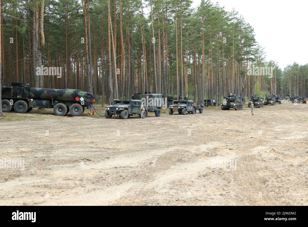 Soldaten mit dem 1. Bataillon, 109. Artillerieregiment, 55. Manöver