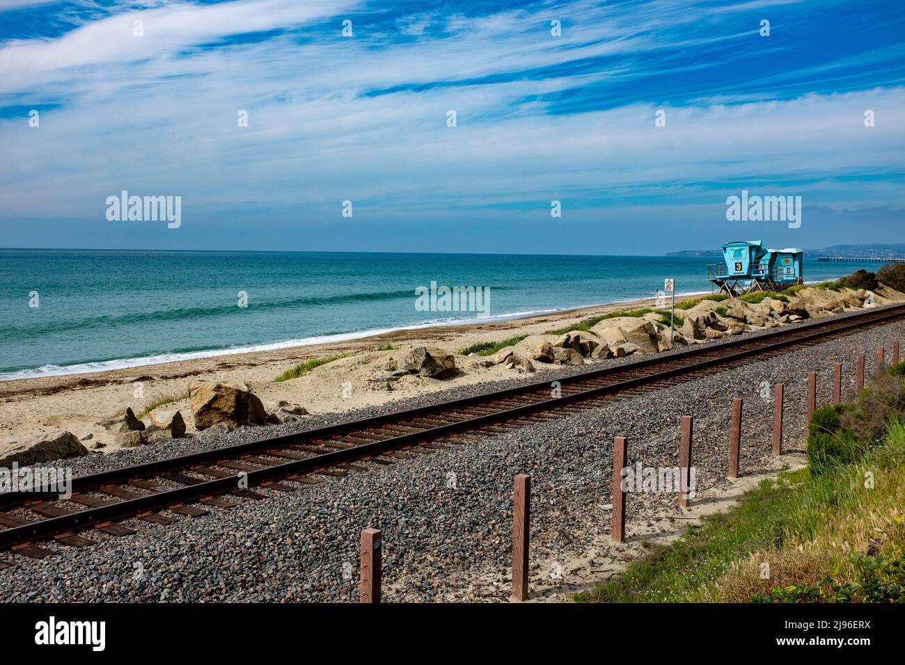 Liveguard Stationen entlang Bahngleise Stockfoto