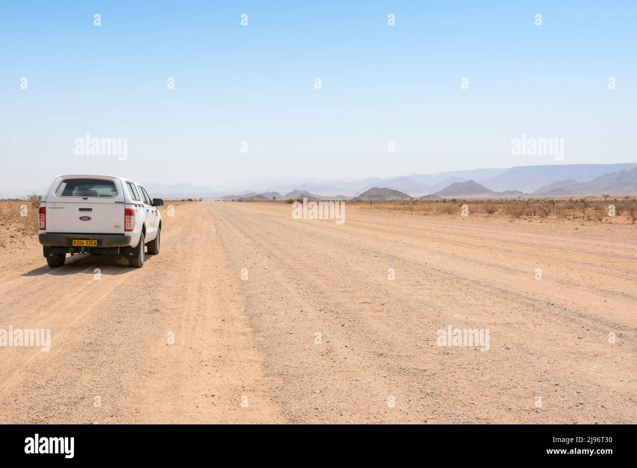 Landschaftsansicht der endlosen Horizonte des Tsaris Passes (auf der C19 Straße durch die Tsaris Berge) in der Namib Wüste, Namibia, Südafrika Stockfoto