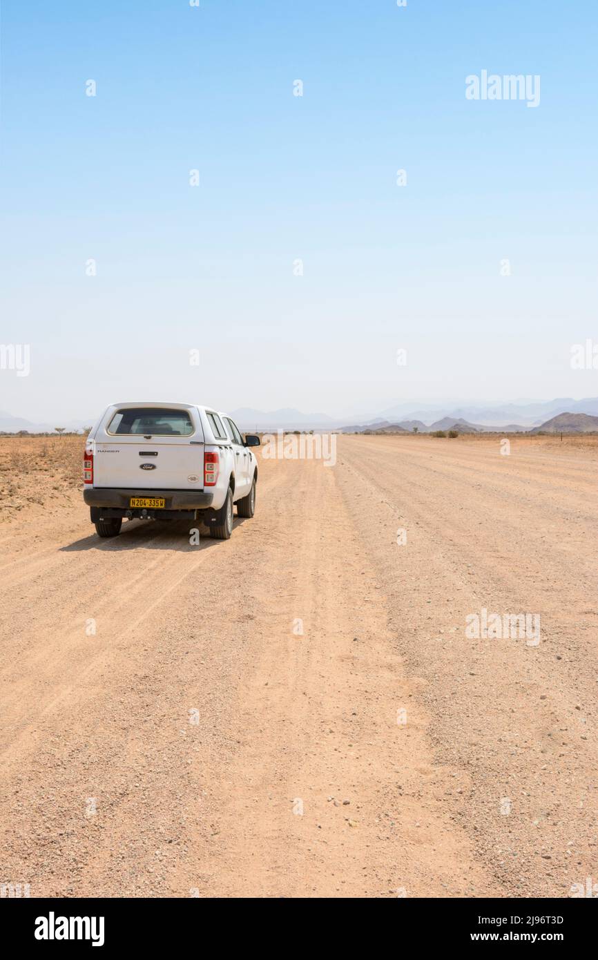 Landschaftsansicht der endlosen Horizonte des Tsaris Passes (auf der C19 Straße durch die Tsaris Berge) in der Namib Wüste, Namibia, Südafrika Stockfoto