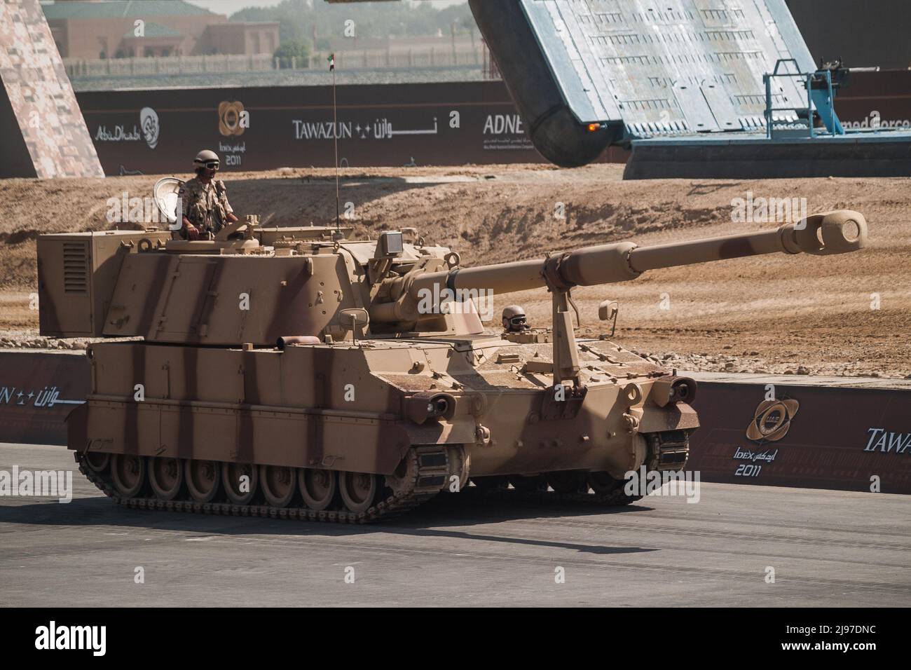 Abu Dhabi, VAE - 23. Februar. 2011: Die M109 155mm selbstfahrende Haubitze in IDEX 2011 Stockfoto