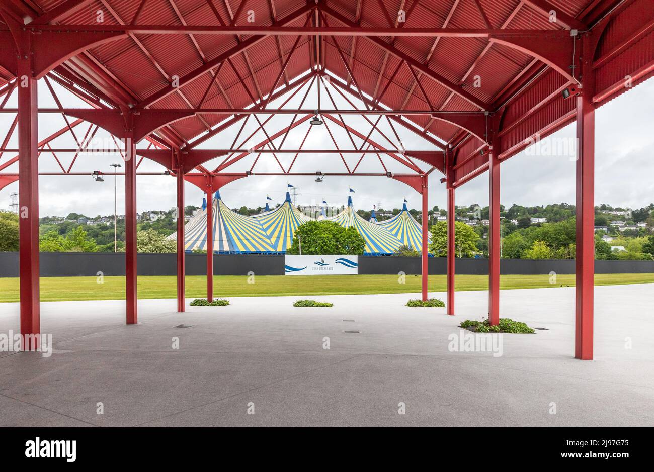 The Marina, Cork, Irland. 21.. Mai 2022. Das große Zelt für Konzerte von Live at the Marquee ist nun errichtet. Die Konzertreihe startet am 27.. Mai mit dem Coronas und läuft bis Ende Juni. - Credit; David Creedon / Alamy Live News Stockfoto