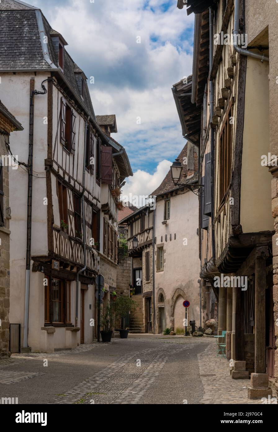 Beaulieu-sur-Dordogne, Frankreich - 13. Mai 2022: Beaulieu-sur-Dordogne, Frankreich - 13. Mai 2022: Stockfoto