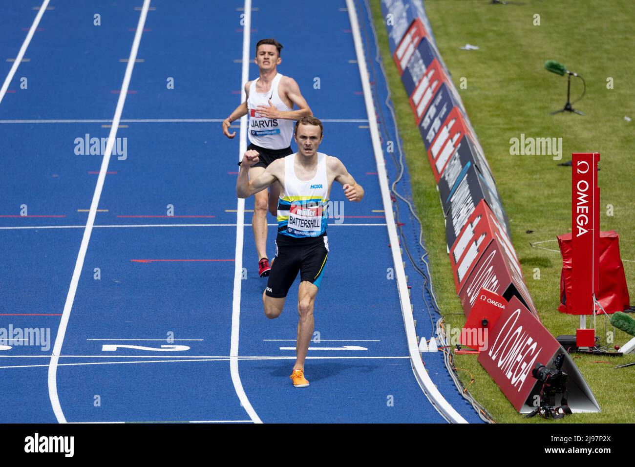 Birmingham, Großbritannien. 21.. Mai 2022. William Battershill (GBR), gefolgt von Daniel Jarvis (GBR) während der Männer 3000m Steeplechase während der Müller Diamond League Leichtathletik-Veranstaltung im Alexander Stadium in Birmingham, Großbritannien. Die Diamond League ist eine jährliche Serie von Elite-Leichtathletik-Wettbewerben, die vierzehn der besten eingeladenen Leichtathletik-Treffen umfasst. Kredit: Sporting Pics / Alamy Live Nachrichten Stockfoto