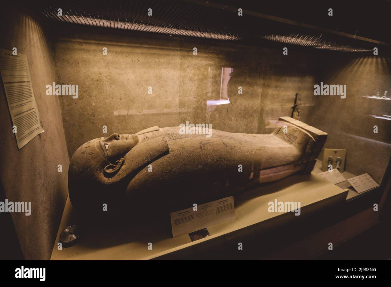Alte ägyptische Exponate im Imhotep-Museum, das sich in der Nähe des Nekropolen-Komplexes Saqqara in Niederägypten befindet Stockfoto
