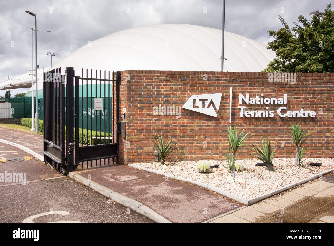 The Sport Canopy at the Lawn Tennis Association's National Tennis Centre, Priory Lane, Roehampton, London, SW15, England, Großbritannien Stockfoto