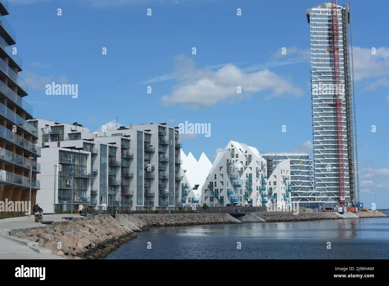 Iceberg Wohnanlage mit 200 Wohnungen und Leuchtturm, Dänemarks höchstes Gebäude mit 142m im Bau befindlichen Gebäuden auf der Insel Aarhus (Aarhus Ø) Stockfoto